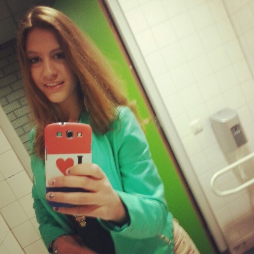i am amber ! whats app ask my inst ambixlovee 16 jaar !