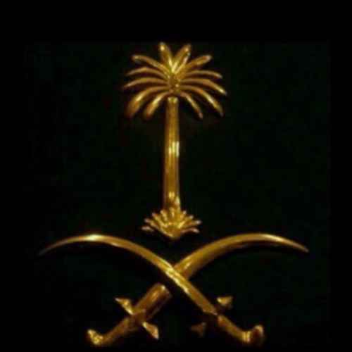 @Abofasil9020: انا بدوي وامشي على منهج العود 
             ودامي على نهجه يزيد افتخاري 

نبقى على ما قيل والعلم مردود 
           حنا بدو لو مستوانا حضاري