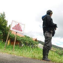 tukang utak-utik kata ben gatuk, pesepeda gunung, perawat radio komunikasi, relawan kemanusiaan, dan pengumpul barang bekas
