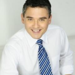 Corretor especializado em apartamentos e casas em condomínios fechados. Orientador de investimento.