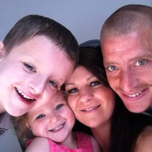 Proud dad to kian 6 n lexi 2 family love partner is kim ward Liverpool / DCFC Goals goals goals Like a fuckin dream ; )