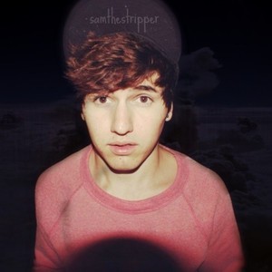 I LOVE YOUTUBERS. ESPECIALLY O2L. *-* they're amazing and funny and hot and cute and..and well you get it. haha :3 =]