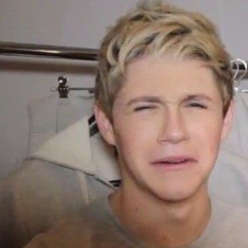 Go follow @Malou_TMH x
