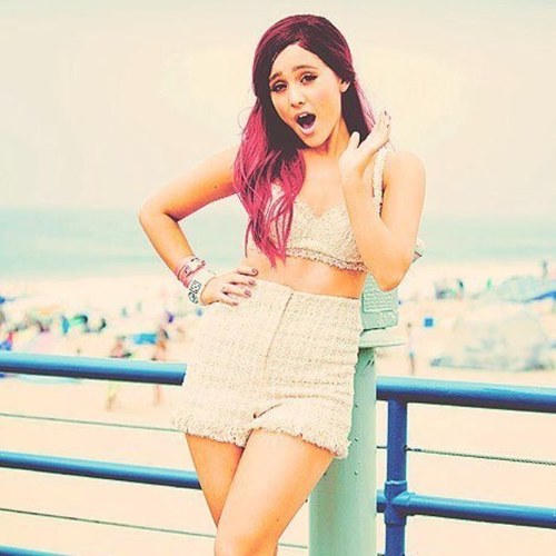 I love you @ArianaGrande you are very important to me!
                        The Way - Since: 22/04/2013