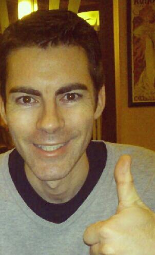 Profesional del sector financiero, especialista en tributación,  deportista amante del baloncesto, MTB, running...