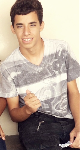 Danço Freestep,Adoro Futebol,Gosto De Sair Com Meus Amigos,Faço Uns Engraçados,Gosto de Faze As Pessoas Rirem e Etc.....