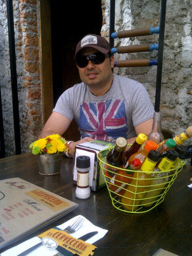 Apasionado por mis Hijos!! Trabajador y luchador por la Venezuela que todos soñamos