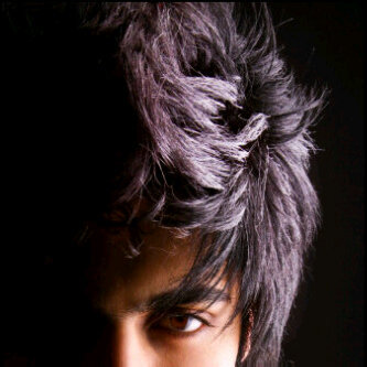 سَ اعترف لک ب انني اطمَئن ..عليک كل يوم و انتَ ﻻا تعلم .. ♡