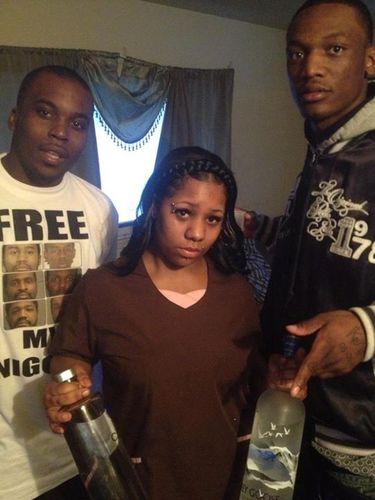 your sitting there letting time go to waist wen u can follow me...! #southside #aries #8-block #7dg