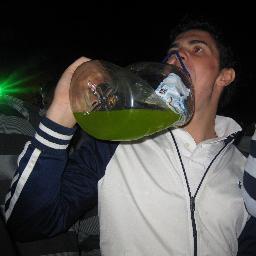 Es una declaración de intenciones. Pre-juzgame, piensa algo de mi, y si ademas me lees posiblemente aciertes.