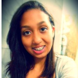 Cabeeeeeeeeeeeeeeeeeeeça ombro joelho e pé joelho e pé² .. Olhos ouvidos boca e nariz, cabeeeça ombro joelho e pé ! ♫♪ me sigam por cantar pra vcs *-* kk'