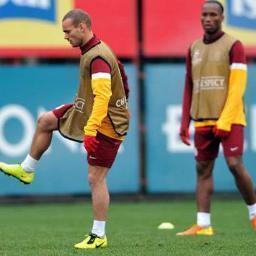 herkes gider biz kalırız biz GALATASARAYlıyız 1905