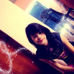 soy una vaga*-* Me gusta el Futbol♥ soy de Ch♥vez y tambien me gusta el pley*--------------------*