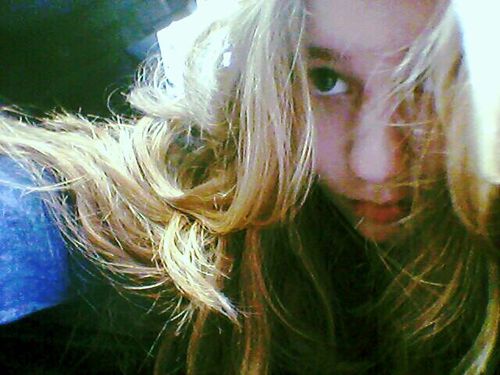 hey! im Famke:) im 16 and love fashion, art, sport and music ♥
