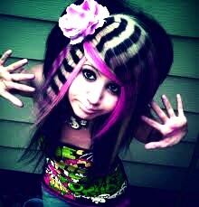 Iam 17 old ears. I love Danny Avila, Tiesto, Porter Robinson, Calvin Harris, florence Tom Odel and Lady gaga.