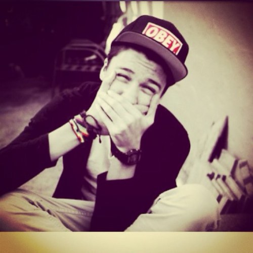 Hello i am Rene and i do music and i am a model so please follow me *_*