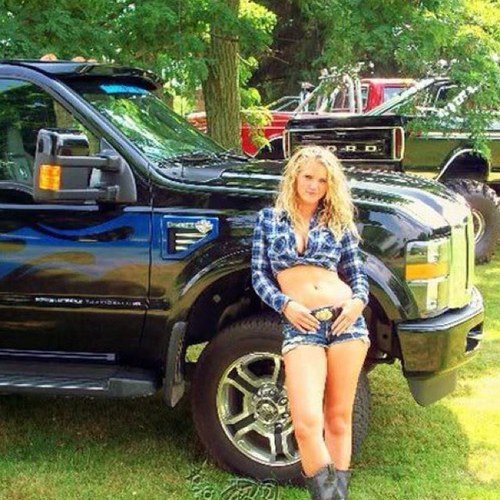 I can go from makeup to mud in 3 seconds flat. #FordGal #Muddin #DipNation #DSH #Merica #DipSister @NoDakDippin