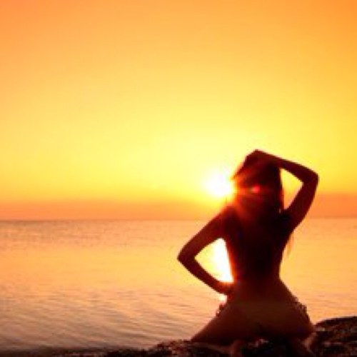 Lifes a beach.…………
18(: