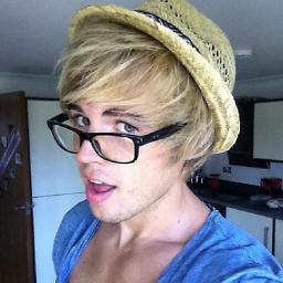 TeamBase_'s profile picture. Supporting boyband @Basemusicworld Follow their personals @Jake_Base @Ben_Base @myk_base @ross_base 4/4 follows. admins:Kelly (K) Ryan (R)