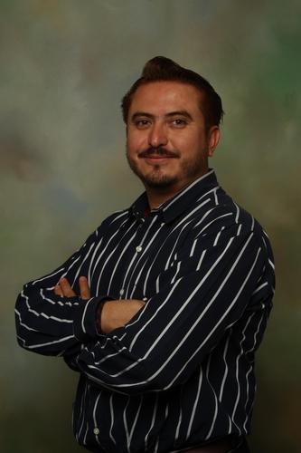Roberto Rosales... Maestría en Docencia y Licenciatura en informática