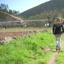 Viviendo por y para una Naturaleza perfecta, pura y bella. Porque la mejor manera de estar a gusto con uno mismo es respetándola. El medio ambiente es perfecto.