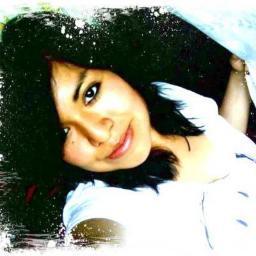 my name is I have 18 years vianey my obvious favorite band simple plan, my favorite color is black