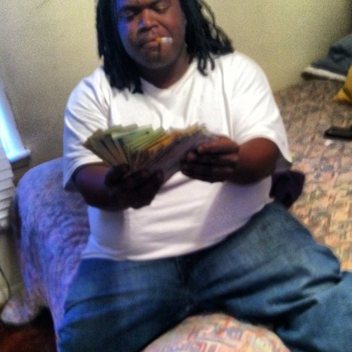Im from Decatur Ga cool ass nigga love gettin money follow me and I'll show ya sum RIP my brother Teddy gramz