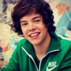 Helloo! I'm crazy, I love gummy bears, I love spending time with my friends . I'm #directioner ! (: *.*@onedirctions