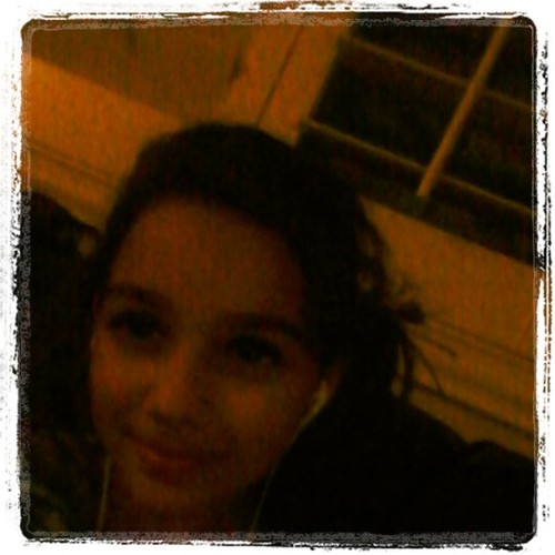 I love Justin b I'm a Vegas girl and a chi-town girl and a belieber