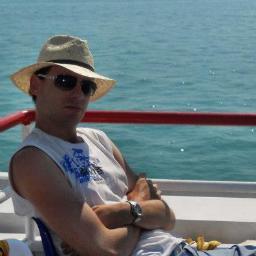 marcobartman's profile picture. In un album di fotografie, troverai solo immagini felici; ma sono i momenti grigi che ti portano da una fotografia bella all'altra.