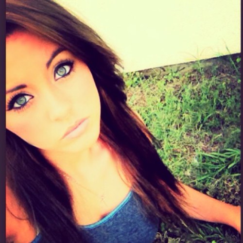 Hey everyone! My names Hanna Brewer! I love modeling, hanging out with best friends and I LOVE FOOD!!! If you wanna get to know me follow me! Mwah!!