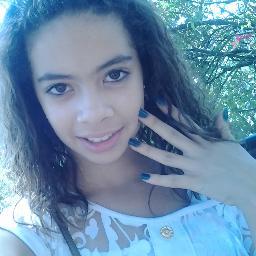 Vida: Rock, Chocolate,Ruffles ,Deus,  ler, desenhar,etc ... Fallenatica e Black Star ,Amooo: Evanescence, The pretty Reckless, Nirvana, The Beatles.