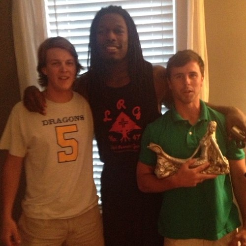 peteyjones52's profile picture. 