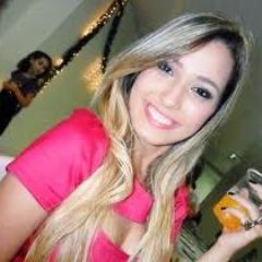 Eu que vivo com α cαbeçα nα luα, com músicα no ouvido e corαção nα bocα :)
eu sou meninα e mulher, eu sei muito bem o que quero .
