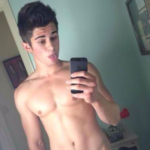 Relating to teens one tweet at a time!! Retweet me and I will ALWAYS follow back