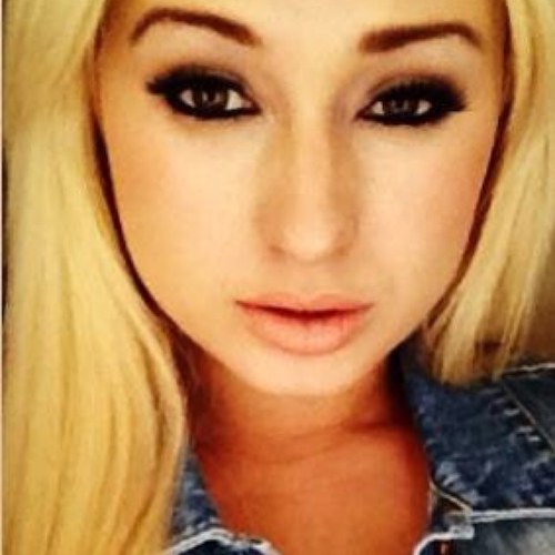 Hey my old account got deleted soo help me get my followers back please :) ❤❤❤❤