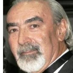 Amante de la Vida y el fútbol. Pintor. Esposo.Padre y Abuelo FELIZ.