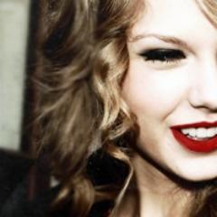 Taylor saves me every day,she is my biggest inspiration and I love her.She is my best friend.
She is my happines.
She is my idol.