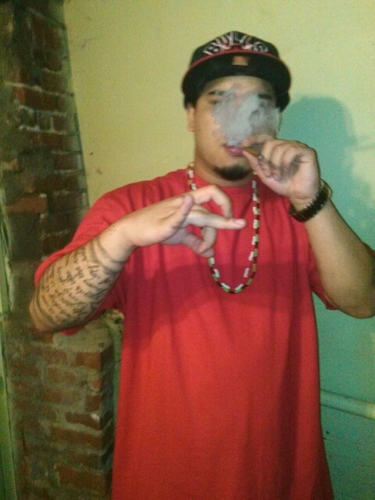 flamedup1090's profile picture. BLUNT BLOWING GETTN MONEY #ESLIFE#
