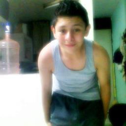 poes me llamo arturo tengo 13 años  amo el rap   y lo canto emm L__L   y muchas cosas mas :$