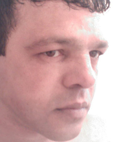 A arrogância nasce de dois caminhos. Da incompetência e da desonestidade... e morre na hipocrisia!! (Valdir Siqueira)