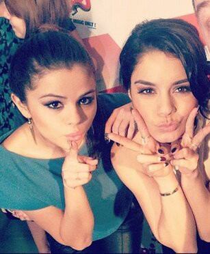I'm selenator.nessasaur*♡ Ross.L*Zac.E*Miley.C*Ashley.T*Bella.T*1D BIG LOVE