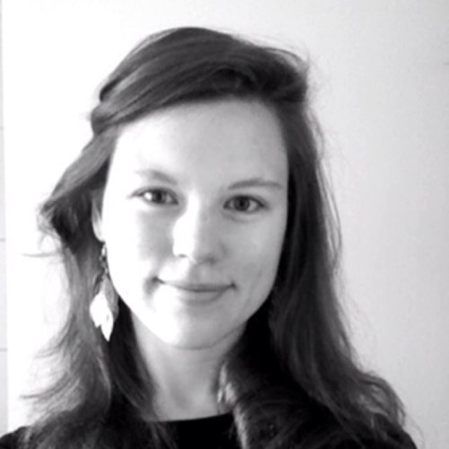 Devonian. Loves photography, cartography, design, cycling, ballet, France. Veggie. Fiercely childfree. News addict.