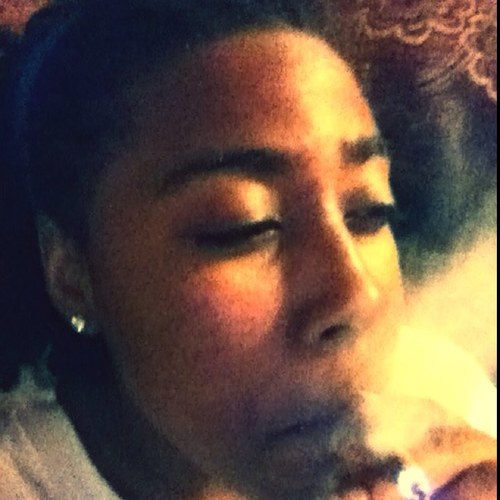 I  💸 Bitches & Good ZA 💨#teamlesbian Big Stud 🤘🏾##teamaries#JetLife #TGOD #IDGT
