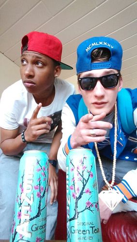 Dans: dougie,jerk,tutting&pupping//Sport: UFC&BJJ// Protect my Friends & Famillia//R.I.P. Mama13/11/11 Tante:19/3/12 Oma's/Opa's/oom/zus Tamara. Mitta stimabo3