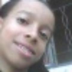 amo uma pessoa muito especial,... guardo ela no meu coraçao,te amo....sz
