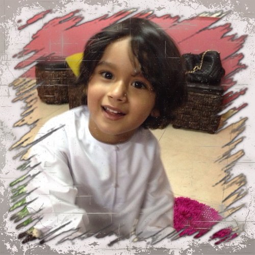 ‏لستٌ ملكهَ ، ولكننيَ أعترفَ أني مٌختلفه في جميع تفآصيليَ ، متقلبه ومزآجيهه ومتسآمحه جداً ، جبآره وعنيده ، وعآشقـه لمهنتـي الشـريفهه ♡