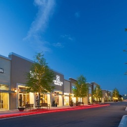 The new Merchant's Walk boasts a vibrant mix of national and local retailers, fabulous restaurants, and great shopping!