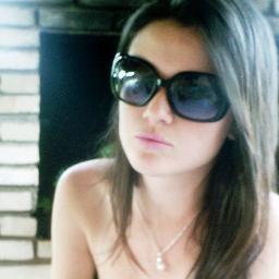 Independente,do que me disserem, respondo sempre com um sorriso. Porque ser inconveniente é comum, mas ser superior, é uma raridade...