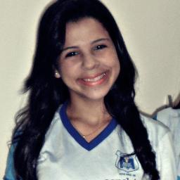 sou aquela garota sem medo de enfrentar o futuro e de cabeça erguida pra tudo q vier pela frente, pois é jesus  quem nos guia e ajuda ;)
